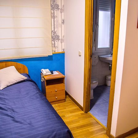 Hostal Montaloya Madrid Ngoại thất bức ảnh