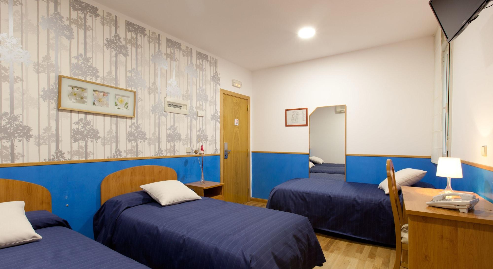 Hostal Montaloya Madrid Ngoại thất bức ảnh