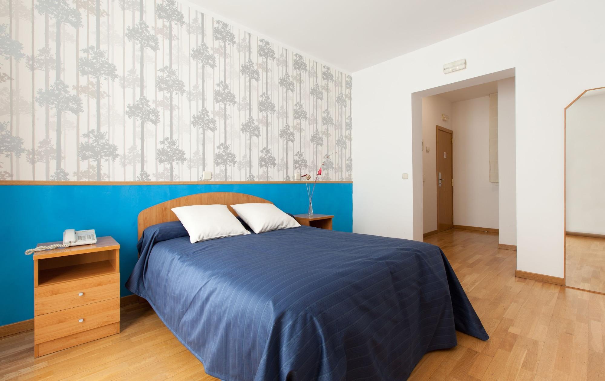 Hostal Montaloya Madrid Ngoại thất bức ảnh