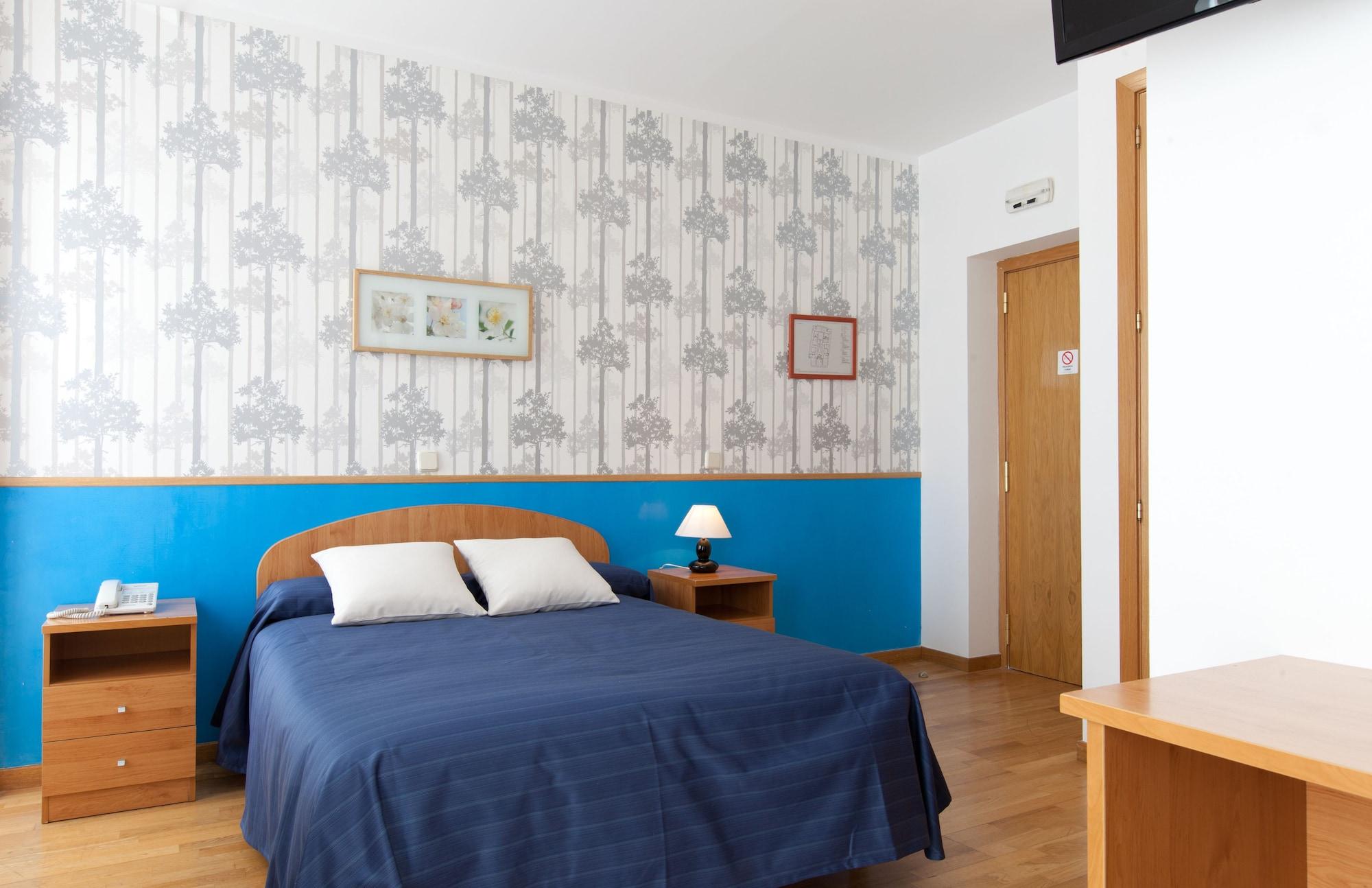 Hostal Montaloya Madrid Ngoại thất bức ảnh
