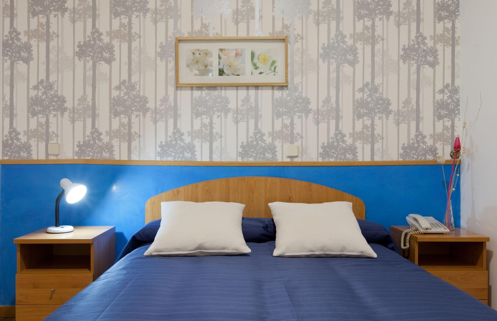 Hostal Montaloya Madrid Ngoại thất bức ảnh